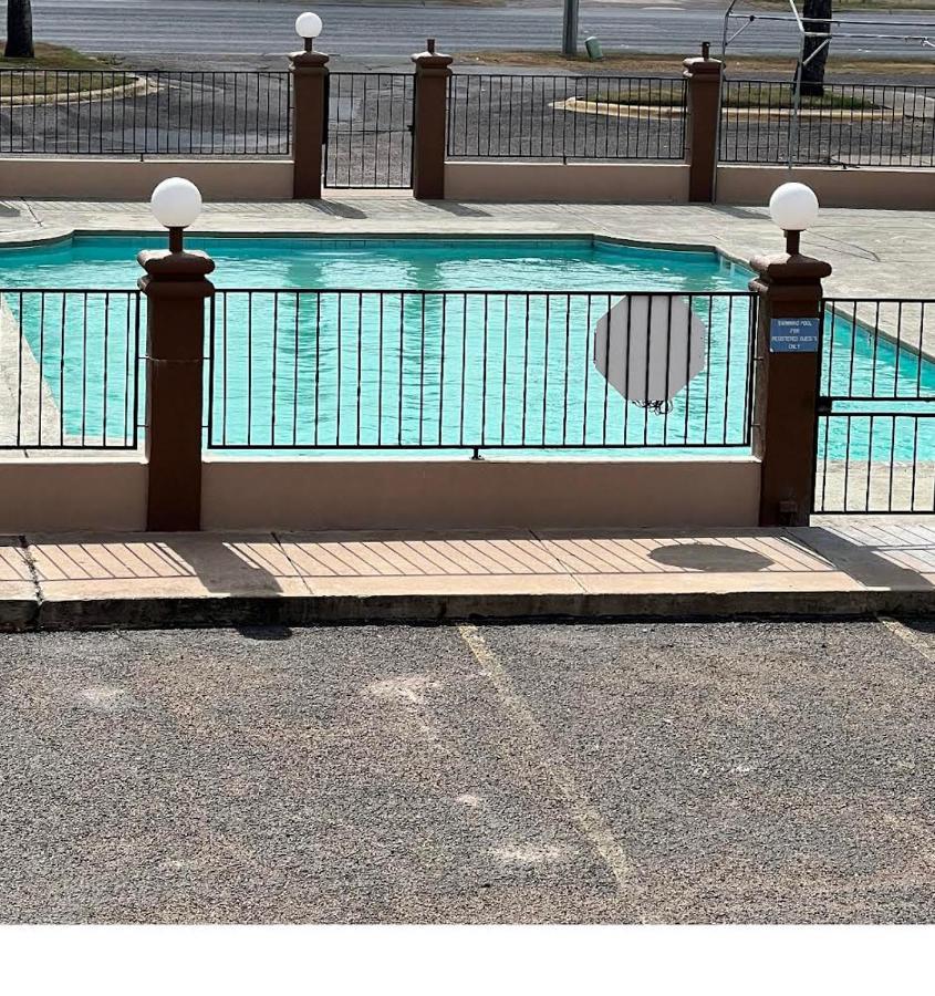 Executive Inn Mercedes Weslaco エクステリア 写真